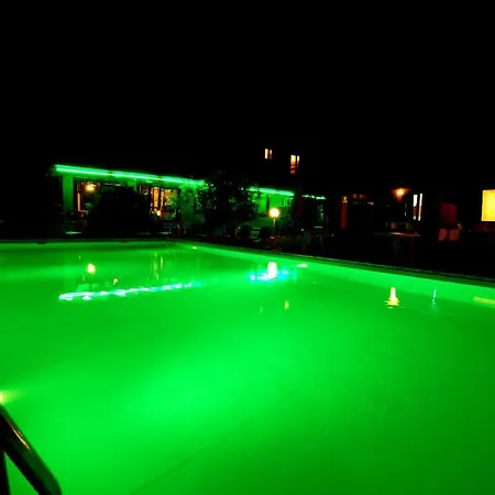 Apartment — Pool — Idro *