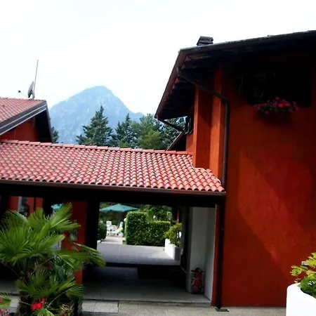 — Pool — Idro Apartment Vesta