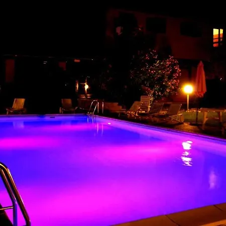 — Pool — Idro Apartment Vesta
